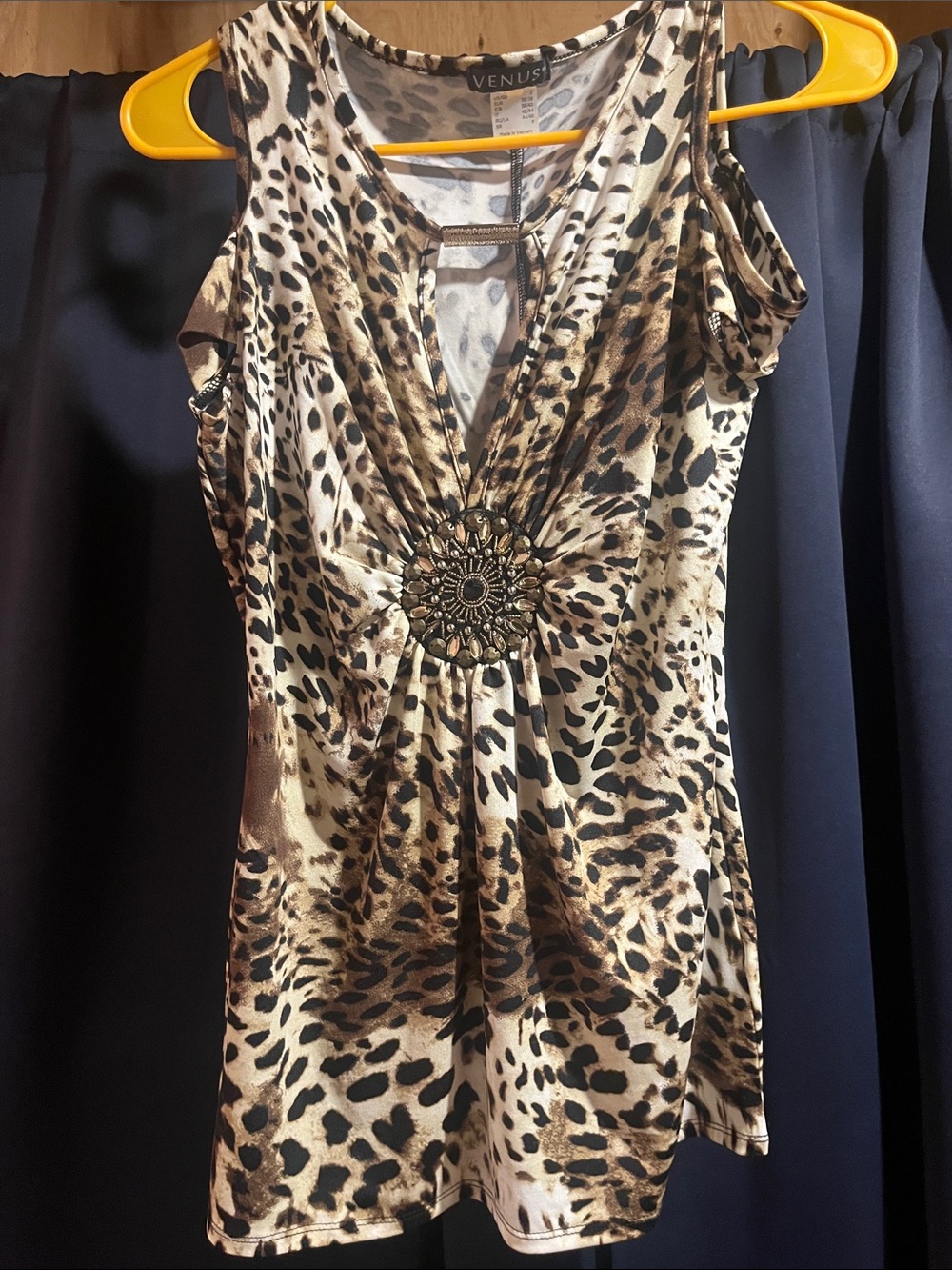 VENUS Sleeveless Leopard-Print Tunic with Medallion — Brown & Cream